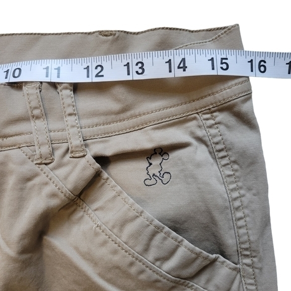 Disney Parks Pants Womens Size 6 Khaki Tan Capris Mickey Mouse Embroidery Cotton - Picture 8 of 10
